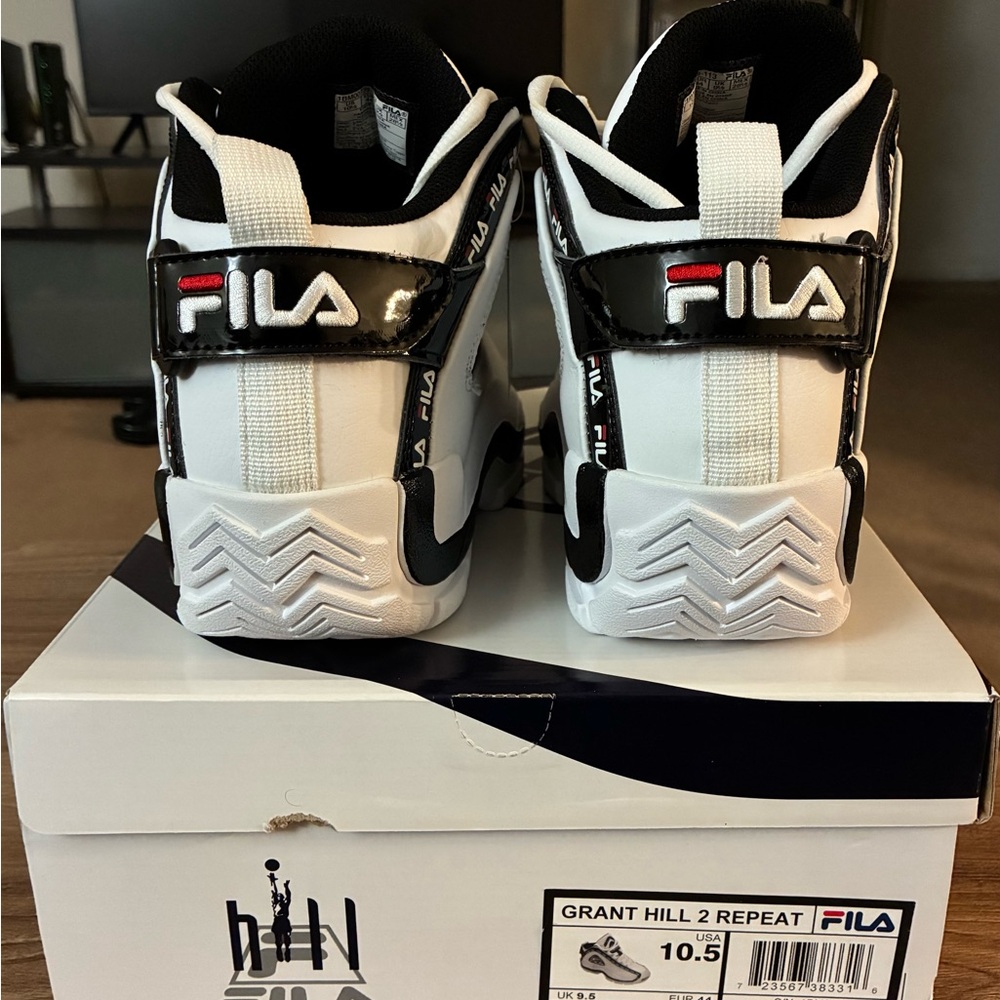 Fila Grant Hill 2 Repeat Sneakers - 10.5 - Picture 4 of 9